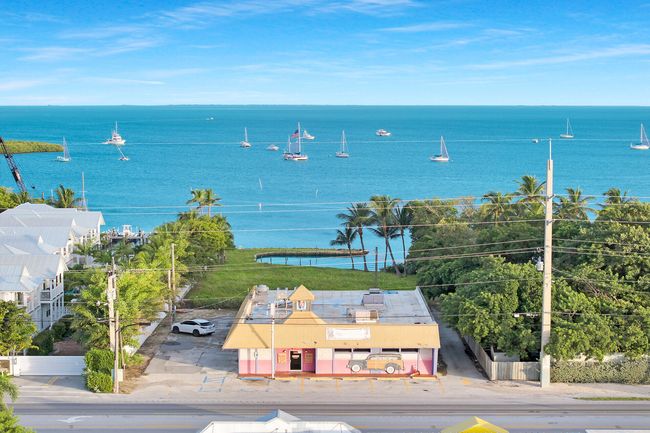 Clear, Beautiful Bay Waters | Image 13