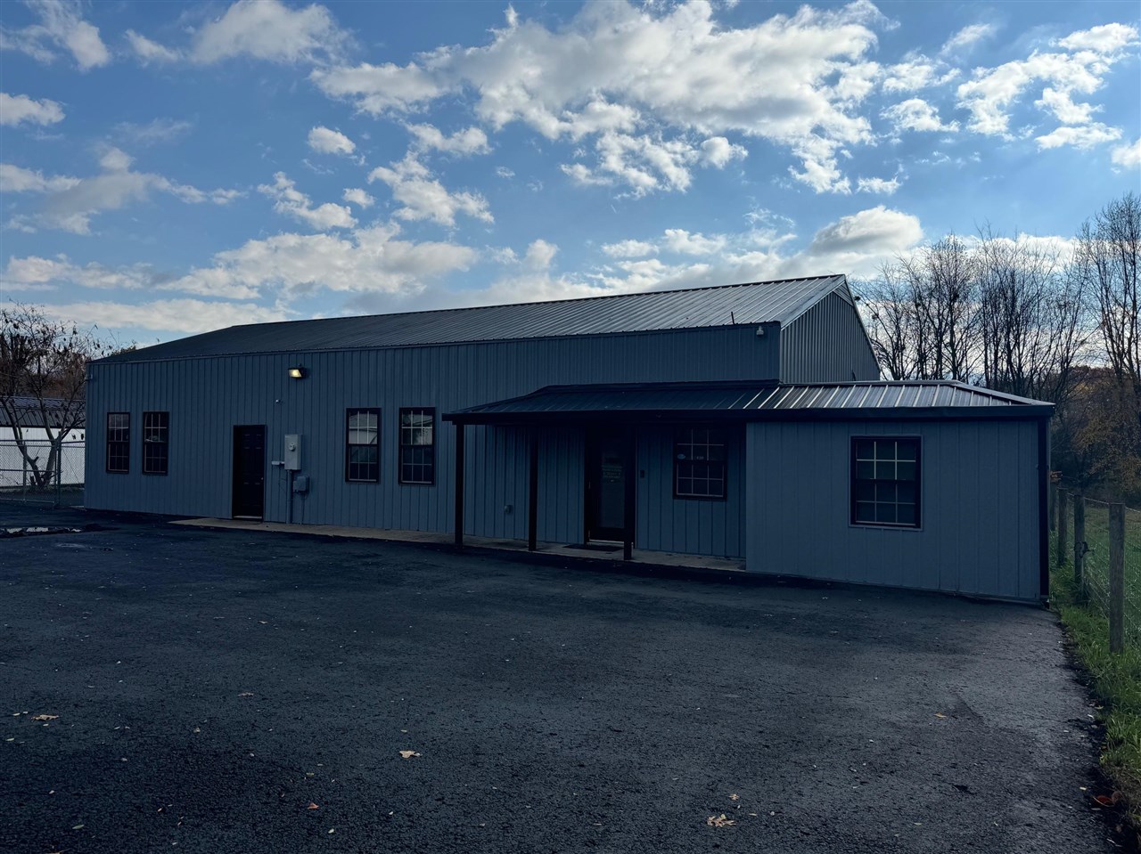 60 Lambert Rd, Scottsville, KY 42164