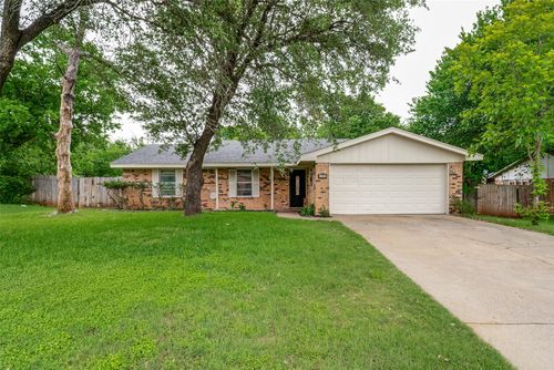 1203 Linda Ln, Cleburne, TX, 76033-6613 | Card Image