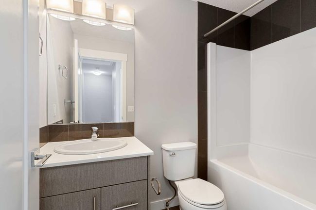 35 - 111 Rainbow Falls Gate, Townhouse with 3 bedrooms, 3 bathrooms and 2 parking in Chestermere AB | Image 29