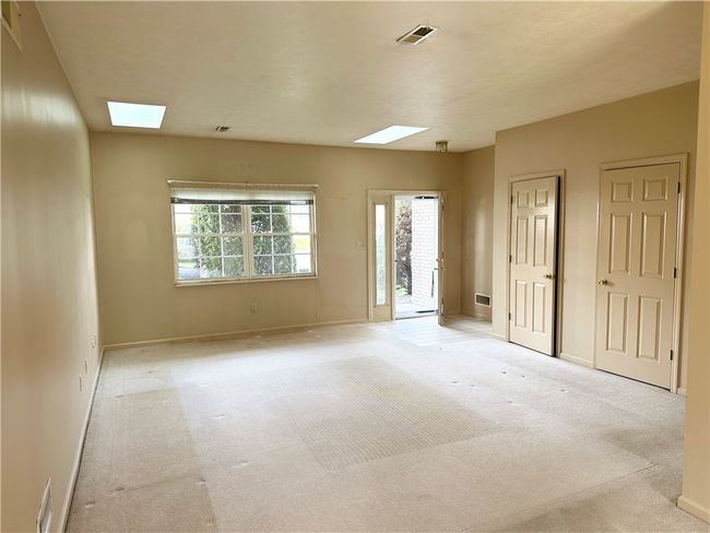 APT-26 - 2750 Iowa Dr, Condo with 2 bedrooms, 2 bathrooms and 2 parking in Lower Burrell PA | Image 6