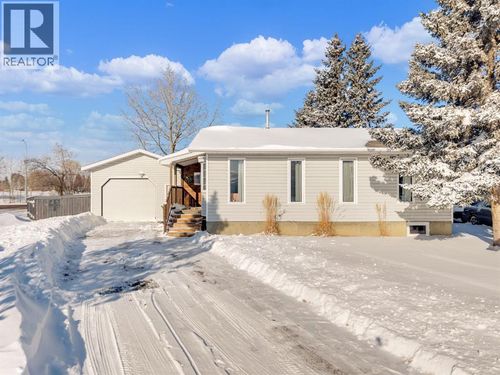 6116 52 Street Close, Ponoka, AB, T4J1E8 | Card Image