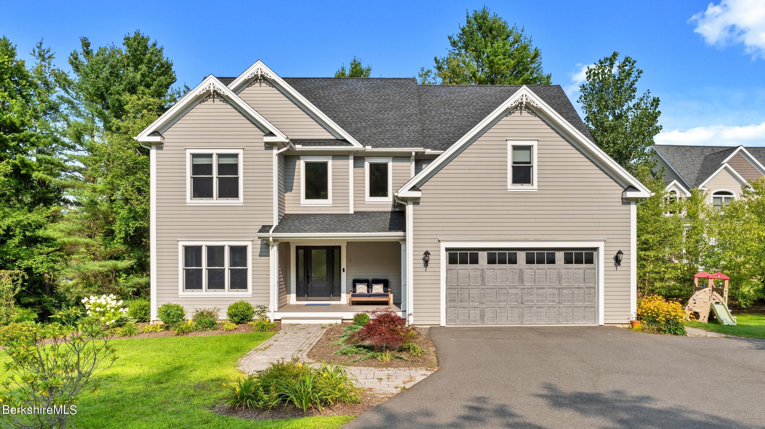 Melville Ct, Lenox, MA 01240