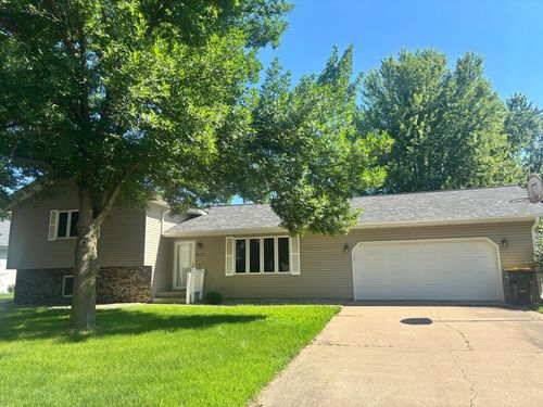 812 E Oak St, Redwood Falls, MN, 56283-1218 | Card Image