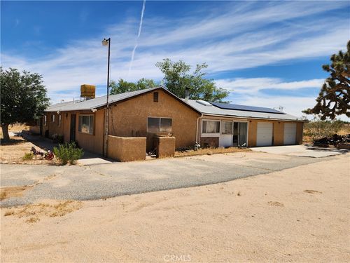 1050 Alta Ave, Landers, CA, 92285-3305 | Card Image