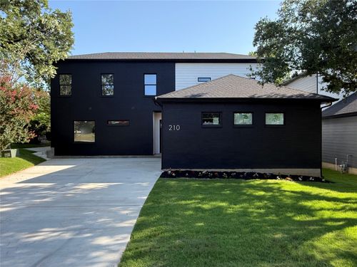 210 Silverleaf Dr, Fort Worth, TX, 76112-1131 | Card Image