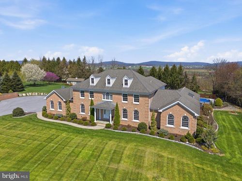 2 Breezy Knl, LITITZ, PA, 17543-7991 | Card Image