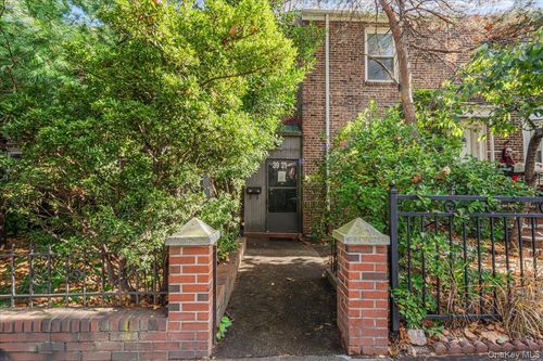 3921 48th St, Sunnyside, NY, 11104-1021 | Card Image