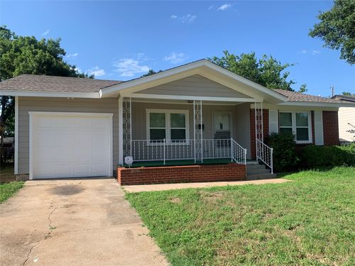 805 E Hammond St, Fort Worth, TX, 76115-2725 | Card Image