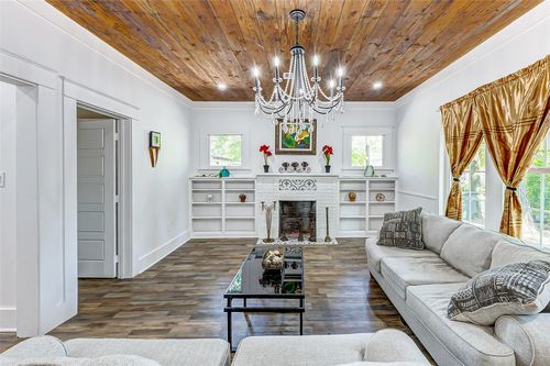 1409 20 1/2 St, Huntsville, TX, 77340-5041 | Card Image