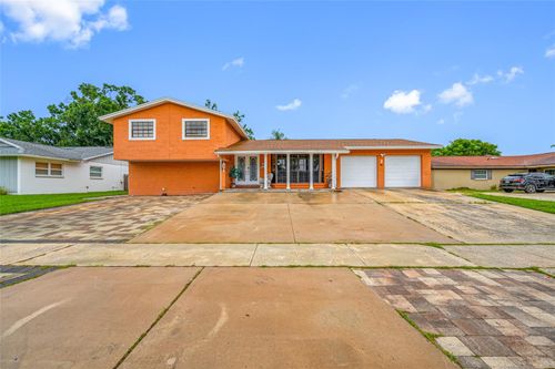 8309 W Elm St, TAMPA, FL, 33615-2805 | Card Image