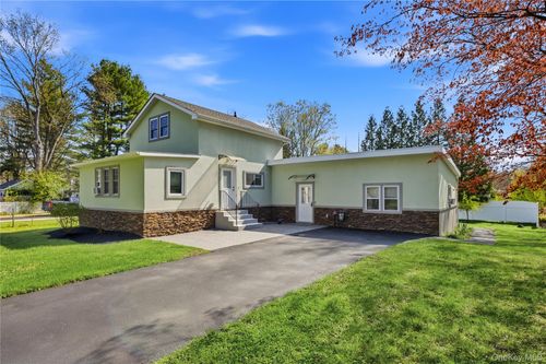 7 Didio Ln, Montgomery, NY, 12549-2713 | Card Image