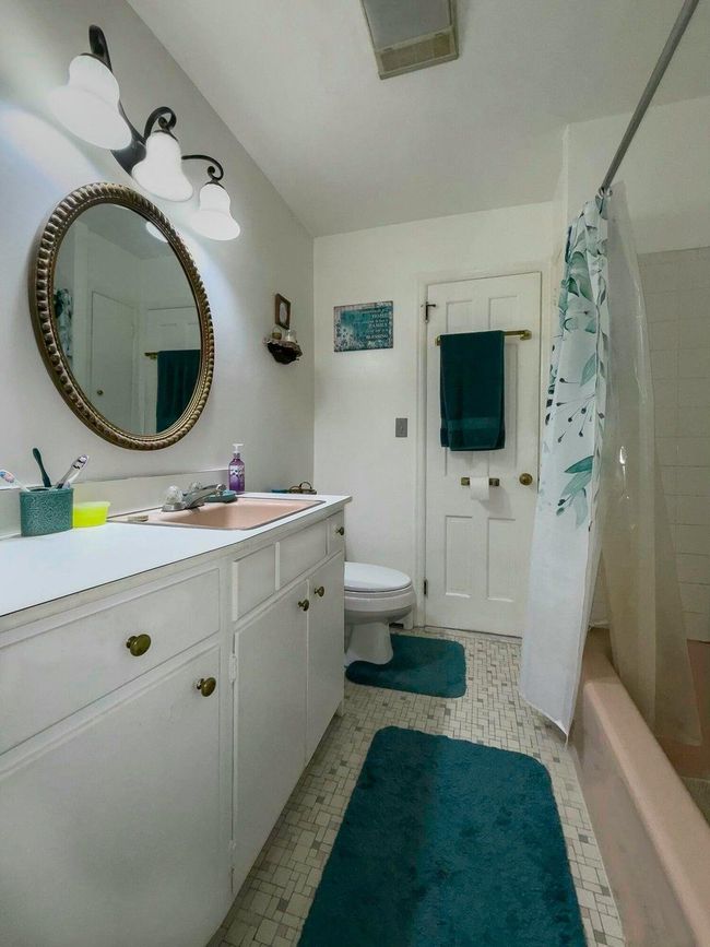 Ensuite Master Bath. | Image 12