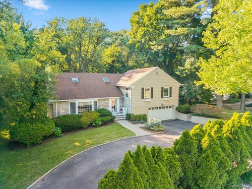 372 Fort Hill Rd, Scarsdale, NY, 10583-2411 | Card Image