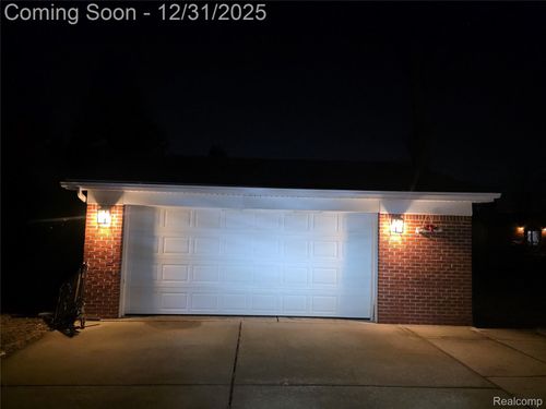15260 Drysdale St, Southgate, MI, 48195-2971 | Card Image