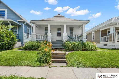 1027 Charleston St, Lincoln, NE, 68508-1140 | Card Image