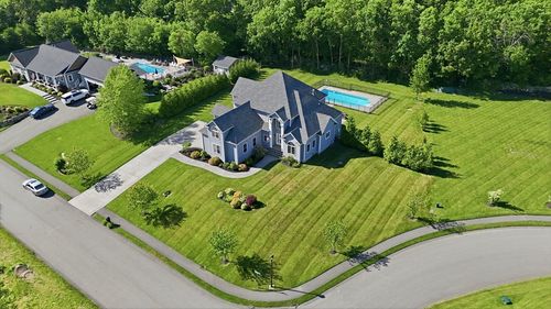 5 Kyles Ct, Swansea, MA, 02777-5075 | Card Image