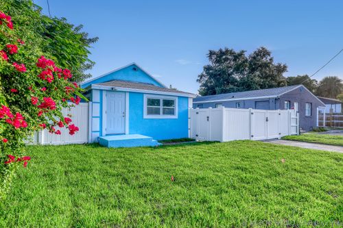 180 15th St, Riviera Beach, FL, 33404-6104 | Card Image