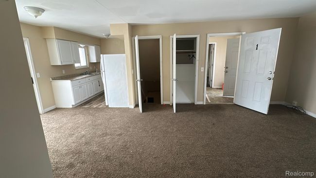 3502 Ridgecliffe Dr, Home with 0 bedrooms, 2 bathrooms and 2 parking in Flint MI | Image 4