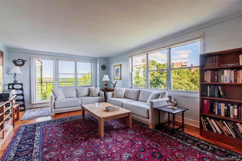 8b-3935 Blackstone Avenue, New York, NY, 10471 | Card Image