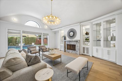 4614 Spruce St, Bellaire, TX, 77401-3608 | Card Image