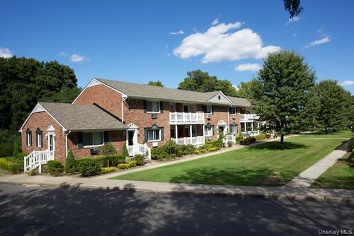 24-b-16 Garfield Ave, Sayville, NY, 11782-2624 | Card Image