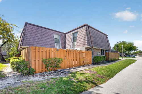 7582 Courtyard Run E, Boca Raton, FL, 33433-3014 | Card Image