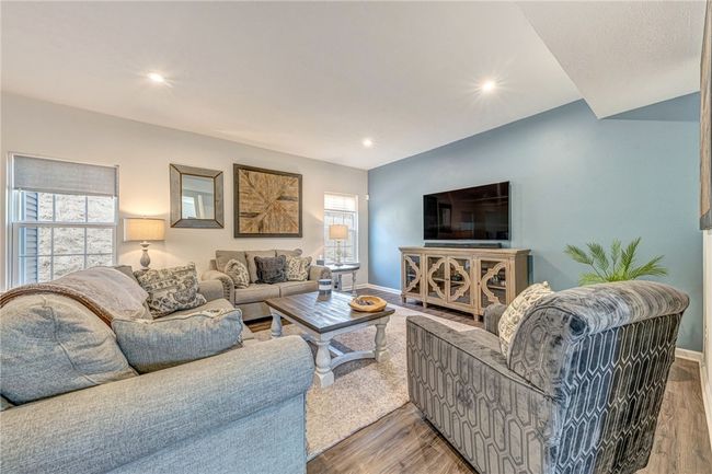 114 Magnolia Dr, House other with 3 bedrooms, 3 bathrooms and 2 parking in Mc Kees Rocks PA | Image 9