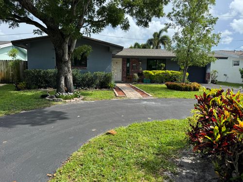 8780 Nw 11th Street, Pembroke Pines, FL, 33024 | Card Image