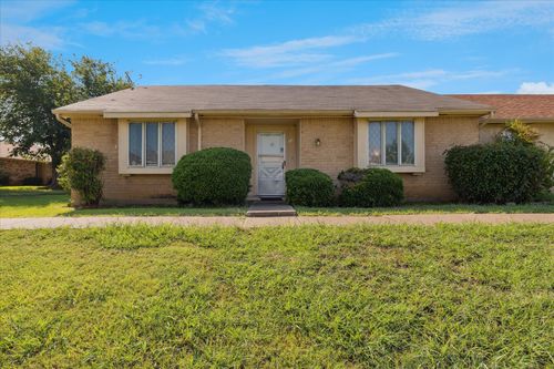 26-11 E Townhouse Ln, Grand Prairie, TX, 75052-5922 | Card Image