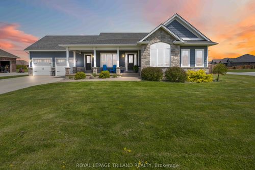 {{alt}} | Card Image