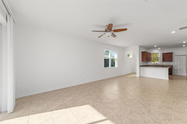 10277 Sw 96 Th Loop, House other with 2 bedrooms, 2 bathrooms and null parking in OCALA FL | Image 9