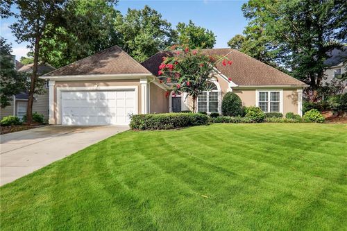 10825 Pinewalk Forest Cir, Alpharetta, GA, 30022-6525 | Card Image