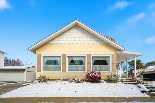 814 W Benton St, Wapakoneta, OH, 45895-1812 | Card Image