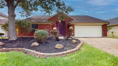 16002 Constitution Ln, Friendswood, TX, 77546-3144 | Card Image