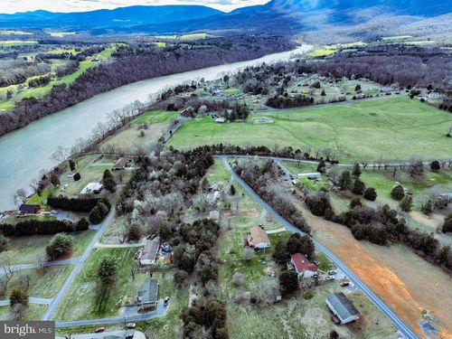 140 Airstrip Rd, LURAY, VA, 22835-2807 | Card Image