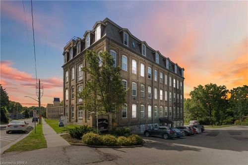 504-140 W River St, Paris, ON, N3L0B7 | Card Image