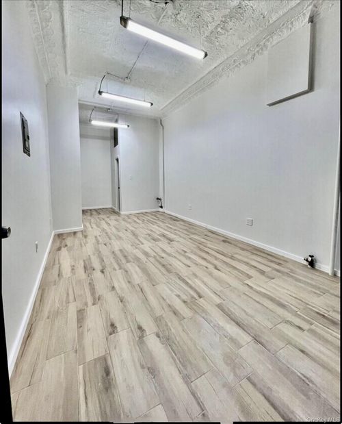 14 Astoria Blvd, Astoria, NY, 11102-3687 | Card Image