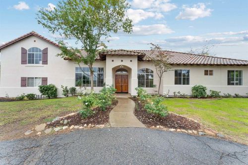 15821 Fruitvale Rd, Valley Center, CA, 92082-7670 | Card Image