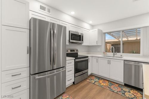 3363 Zephyr Ct, Las Vegas, NV, 89121-5722 | Card Image