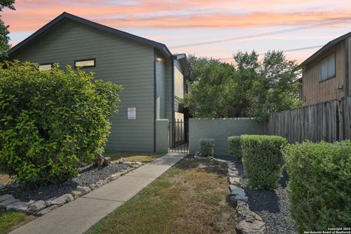 10609-10609 Starcrest Dr, San Antonio, TX, 78217-2878 | Card Image