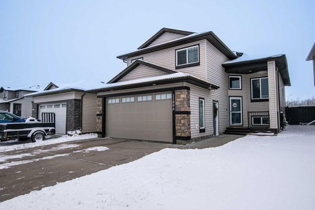 11806 Copperwood Road, Home with 4 bedrooms, 3 bathrooms and 4 parking in Grande Prairie AB | Image 2