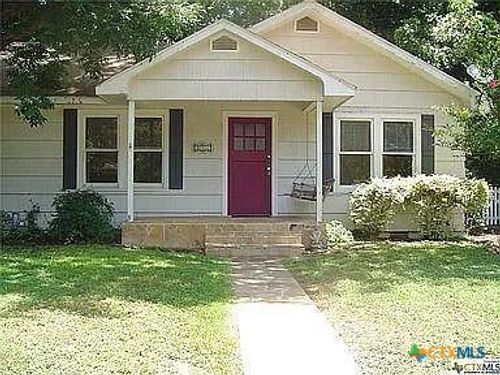 972 Allen Ave, New Braunfels, TX, 78130-4904 | Card Image