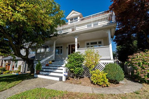 416 W 6th Street, North Vancouver, BC, V7M1K9 | Card Image