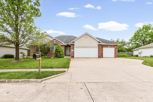 4200 Cedar Crest Ln, COLUMBIA, MO, 65203-6743 | Card Image