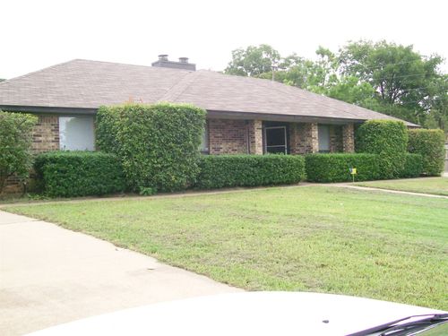 7457 N College Cir, North Richland Hills, TX, 76180-6231 | Card Image
