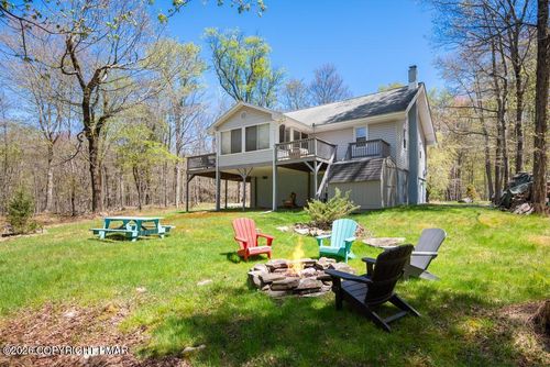 1061 Ridge Dr, Gouldsboro, PA, 18424-8162 | Card Image