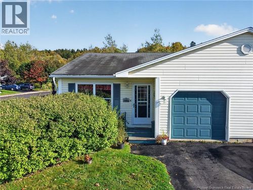 38 Thistle St, Saint John, NB, E2M5T1 | Card Image