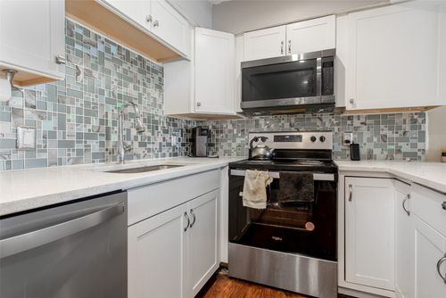 apt-221-3022 Forest Ln, Dallas, TX, 75234-2725 | Card Image