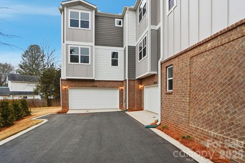 8935 Sharonbrook Dr, Charlotte, NC, 28210-5675 | Card Image